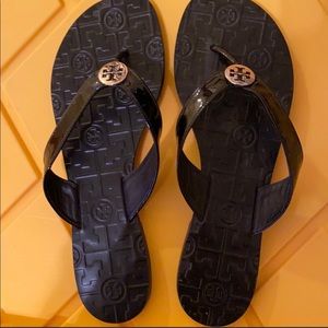 Re-Poshed NWOT Tory Burch Black Sandals